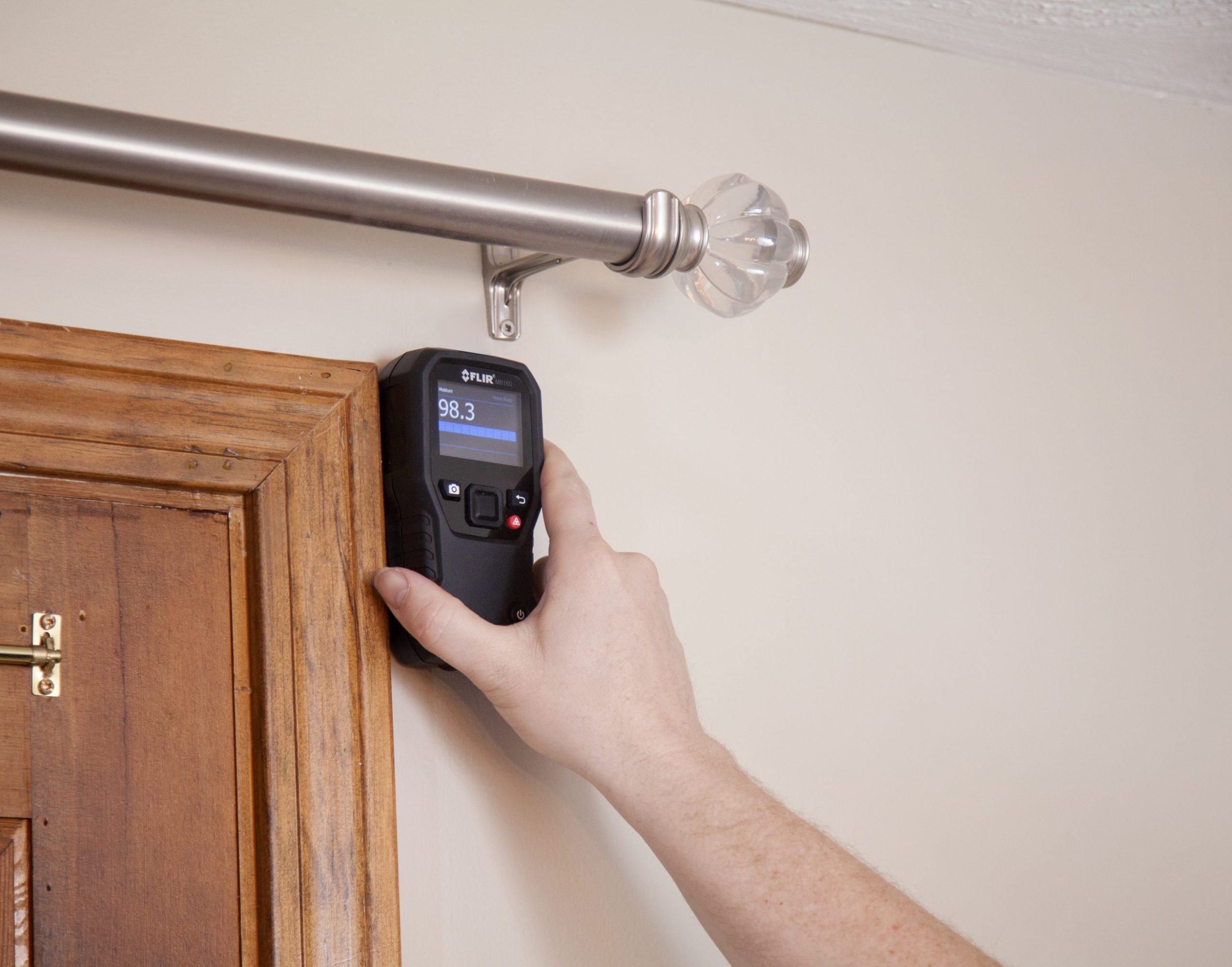 FLIR MR60 Moisture Meter Pro (with training) - Image 7